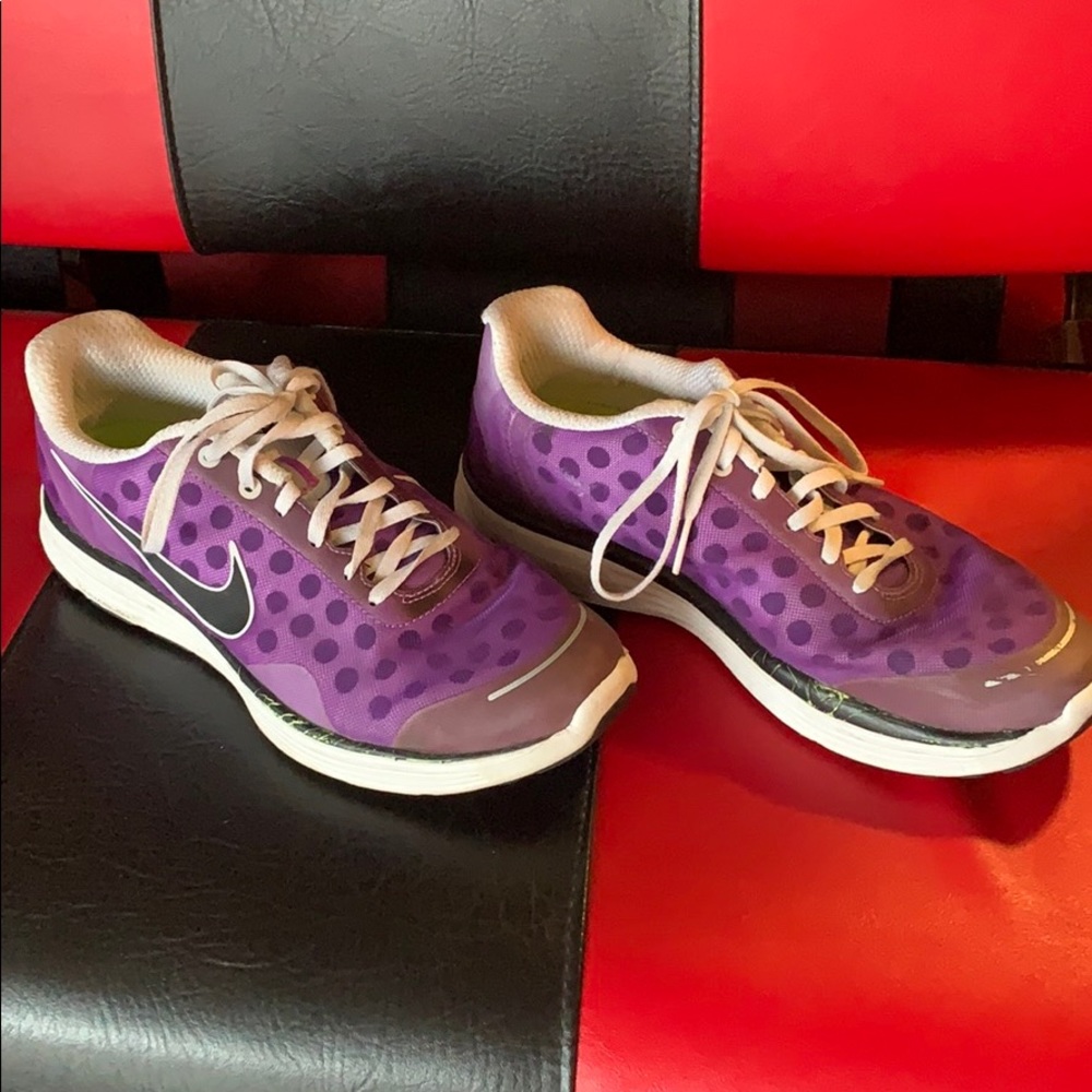 Nike tennis shoes